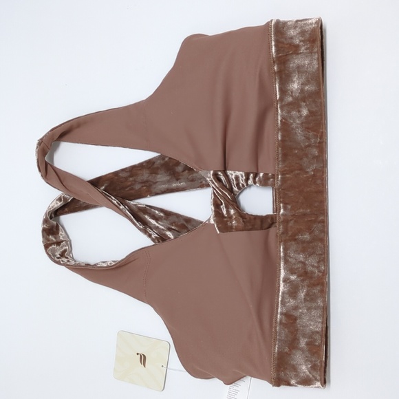 NWT Fabletics Oasis Crushed Velour Twist Sports Bra - Picture 10 of 13
